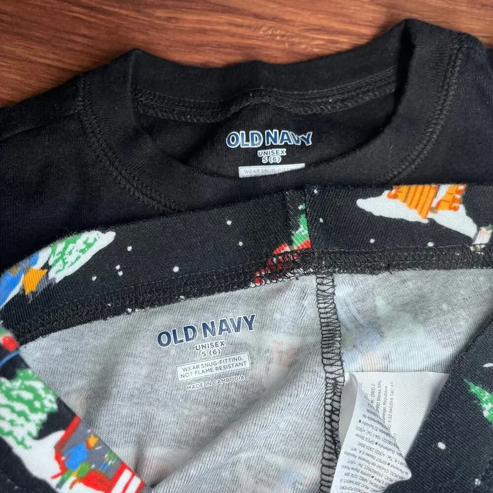 Old Navy Unisex Christmas Pajama Set Bundle Youth Size 6